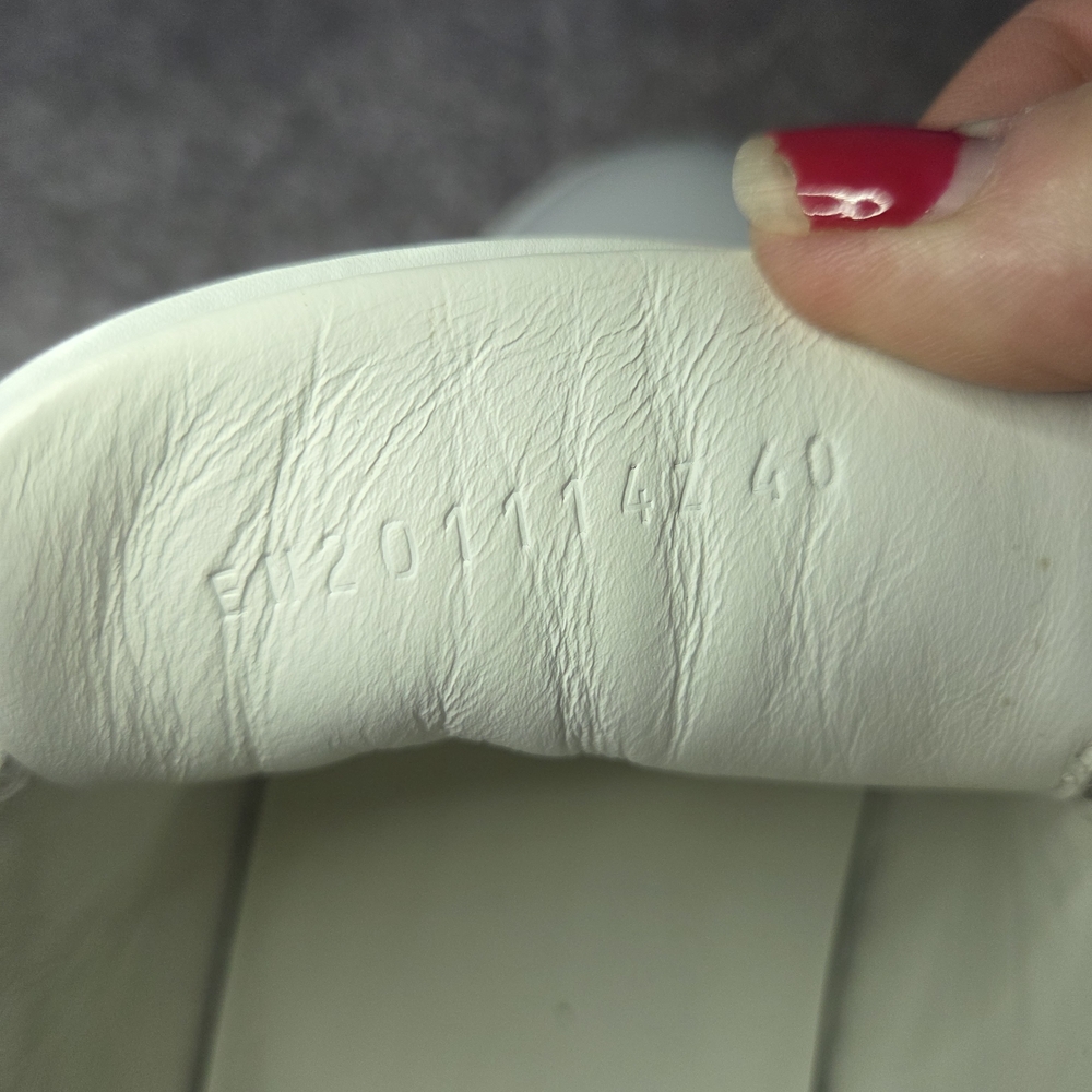 Hermes Elegant White Leather Interior - Picture 9 of 11